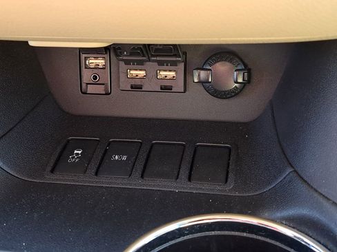 Used 2019 Toyota Highlander Limited image 27