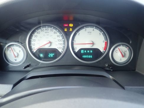 Used 2009 Dodge Grand Caravan SXT w/ Entertainment Group 2 image 4