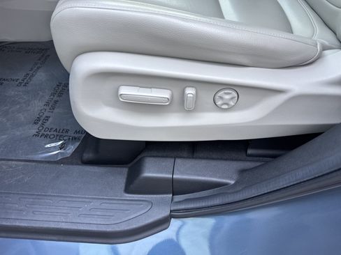 Used 2025 Honda Odyssey EX-L image 6