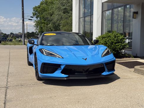 Used 2024 Chevrolet Corvette Stingray Preferred Conv w/ Z51 Performance Package RWD image 15