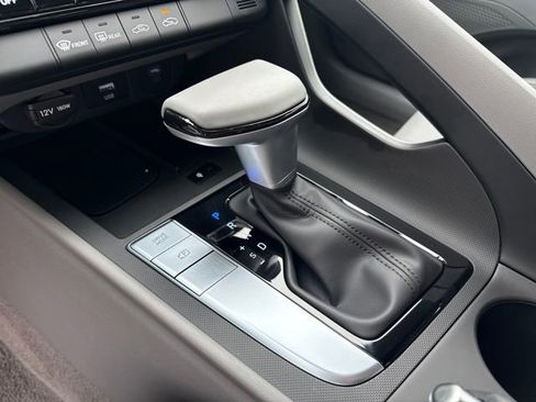 Certified 2025 Hyundai Elantra Sport image 24