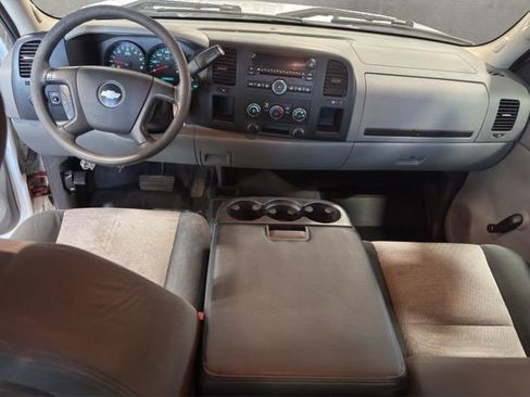 Used 2008 Chevrolet Silverado 1500 W/T AWD/4WD image 2