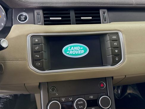 Used 2018 Land Rover Range Rover Evoque SE image 18