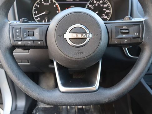 Used 2024 Nissan Rogue S AWD/4WD image 11