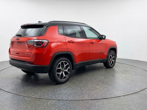 Used 2025 Jeep Compass Limited AWD/4WD image 9