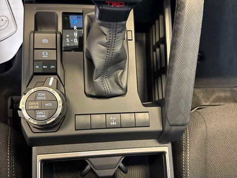 Used 2025 Toyota 4Runner TRD Off-Road image 29