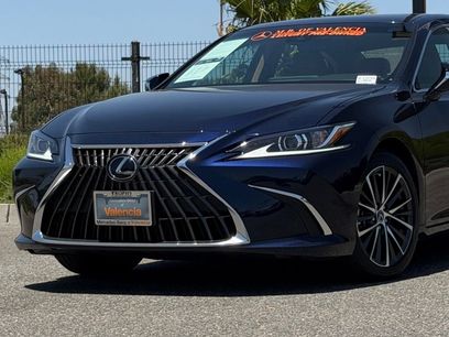 Used 2025 Lexus ES 300h w/ Premium Package