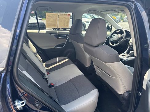 Used 2025 Toyota RAV4 XLE FWD image 24
