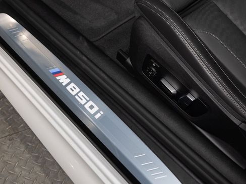 Used 2024 BMW M850i xDrive Convertible image 38