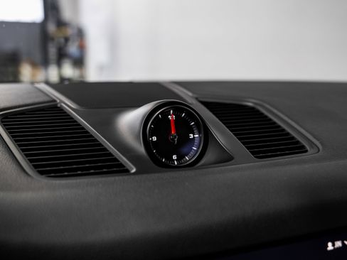 Used 2022 Porsche Cayenne S image 13