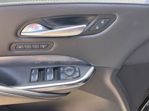Used 2025 Cadillac XT4 Premium Luxury FWD image 13