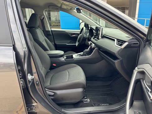Used 2024 Toyota RAV4 XLE FWD image 21