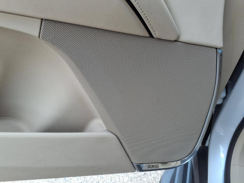 Used 2024 Cadillac Escalade Premium Luxury w/ LPO, Floor Liner Package AWD/4WD image 18