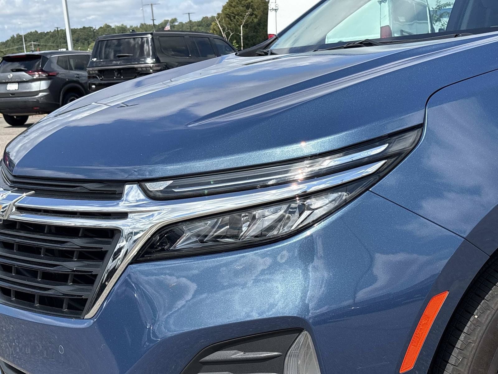 Used 2024 Chevrolet Equinox LT FWD image 9
