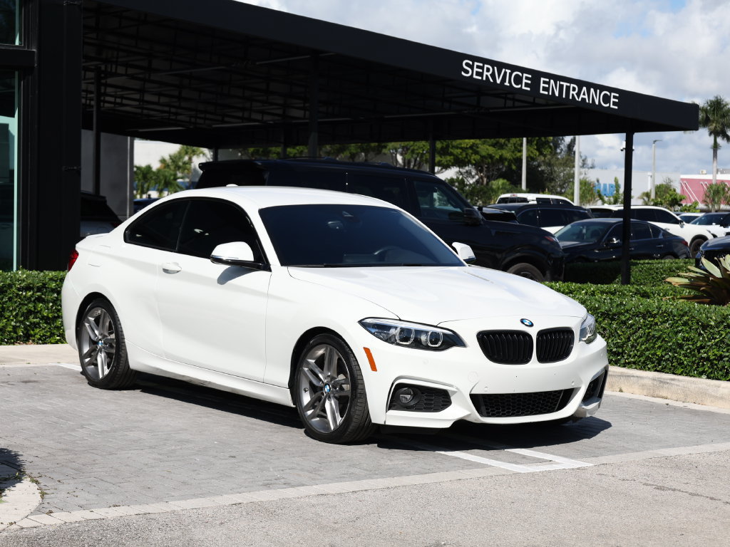 Used 2019 BMW 230i Coupe w/ M Sport Package RWD image 2