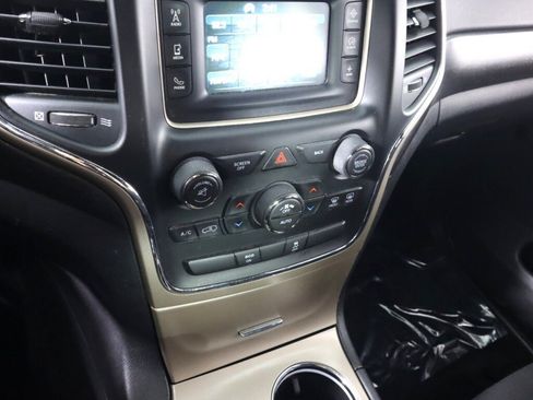 Used 2015 Jeep Grand Cherokee Laredo w/ Quick Order Package 23E AWD/4WD image 15