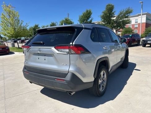 Used 2025 Toyota RAV4 XLE image 3