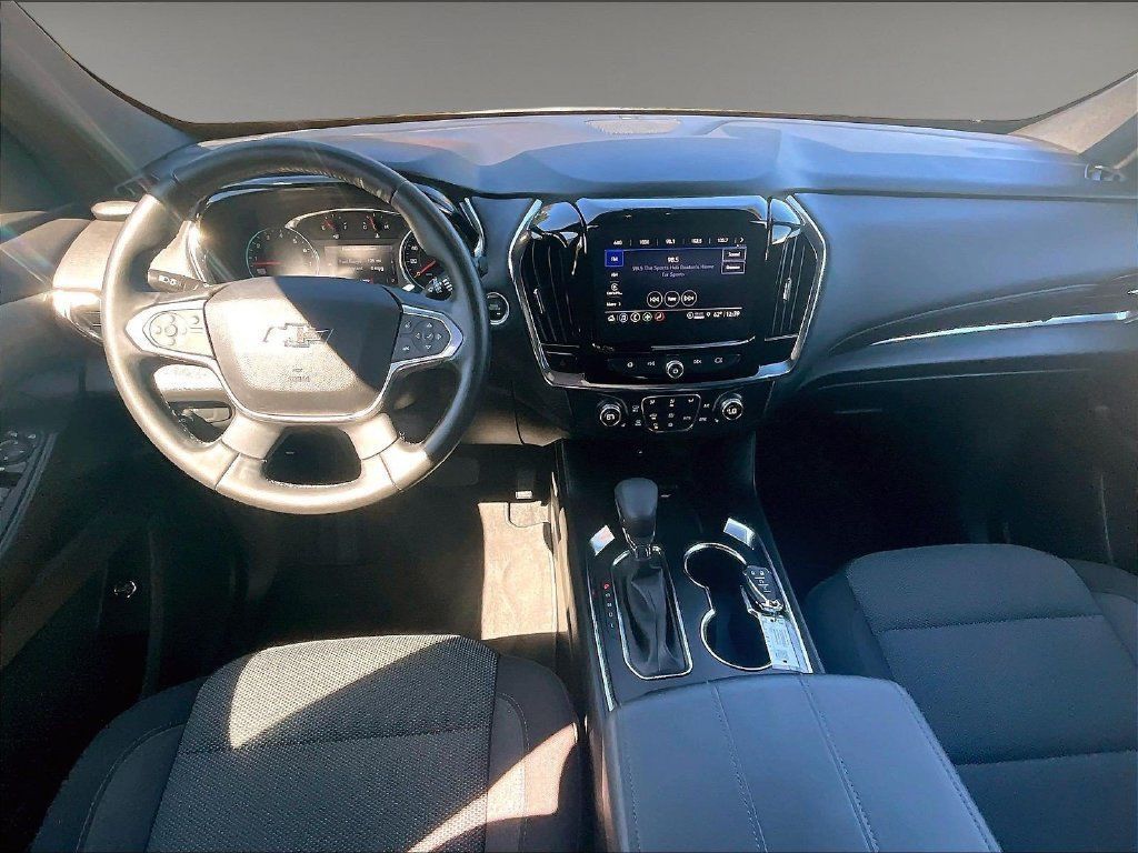 Used 2023 Chevrolet Traverse LT w/ Midnight/Sport Edition AWD/4WD image 21