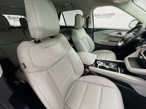 Used 2025 Ford Explorer Active w/ Active Comfort Package image 29