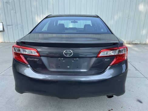 Used 2014 Toyota Camry SE FWD image 4