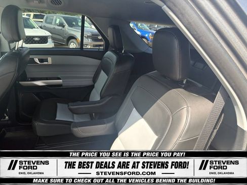 Used 2023 Ford Explorer XLT w/ Equipment Group 202A AWD/4WD image 32