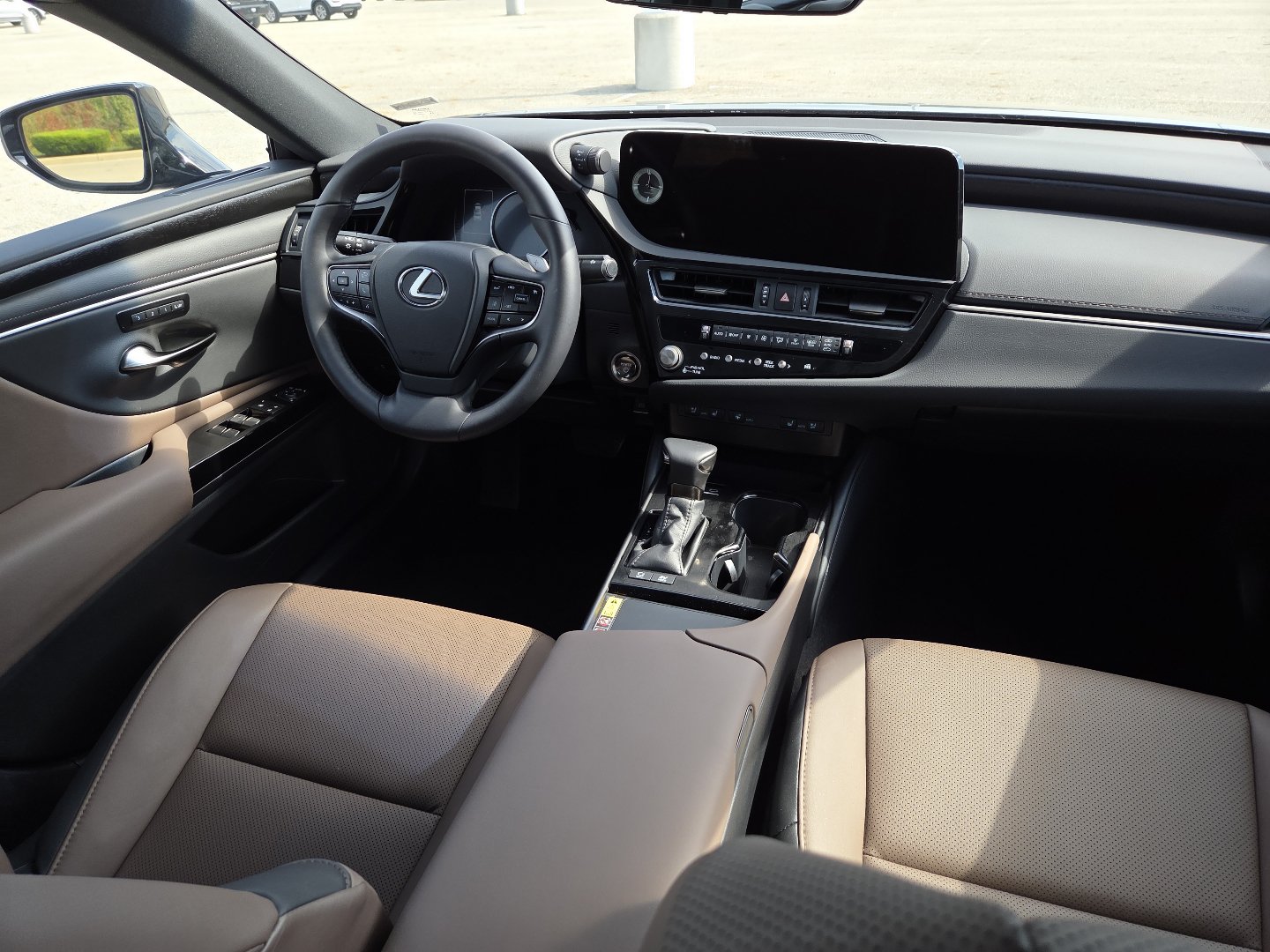 Used 2025 Lexus ES 300h w/ Premium Package FWD image 23