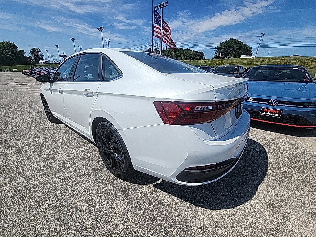 New 2026 Volkswagen Jetta SE FWD image 5