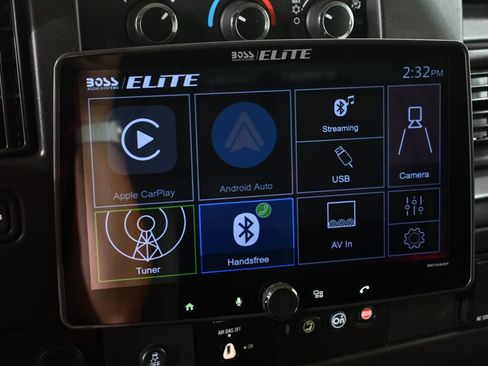 Used 2018 Chevrolet Express 2500 w/ Driver Convenience Package RWD image 26