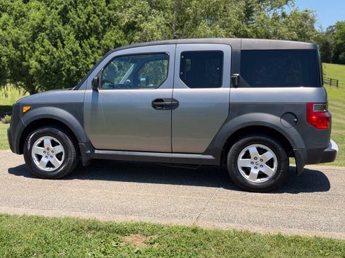 Used 2005 Honda Element EX image 2