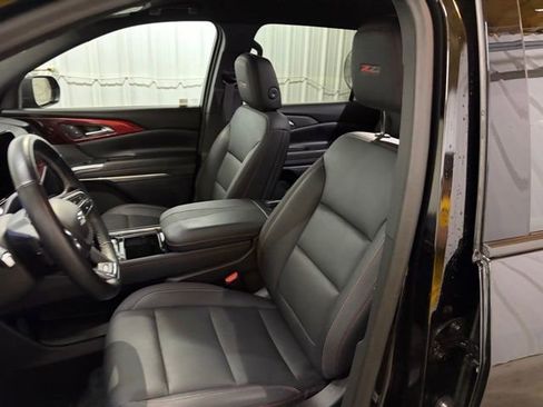 Used 2024 Chevrolet Traverse Z71 AWD/4WD image 29