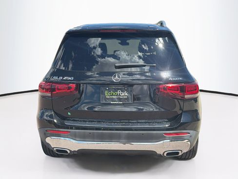Used 2023 Mercedes-Benz GLB 250 4MATIC w/ Premium Package image 7
