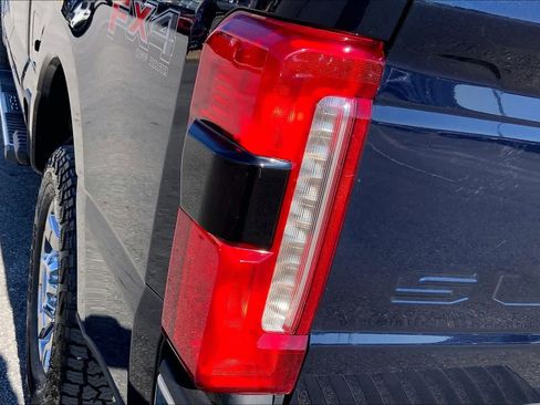 Certified 2023 Ford F250 Lariat w/ Chrome Package image 29