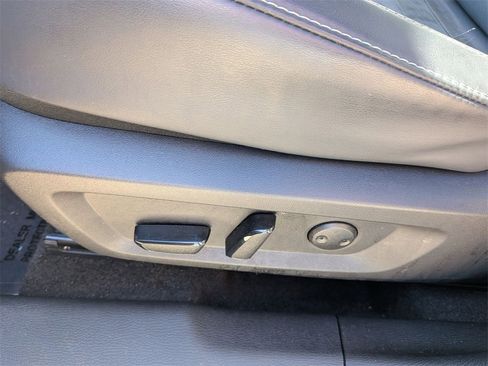 Used 2025 Mitsubishi Outlander SE image 14