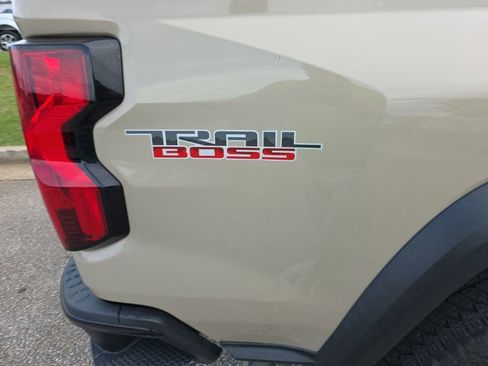 Used 2023 Chevrolet Colorado Trail Boss w/ Advanced Trailering Package AWD/4WD image 6