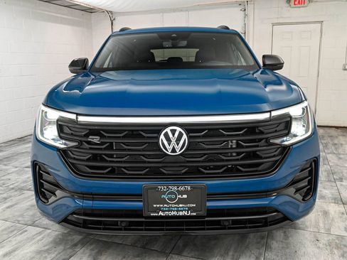 Used 2026 Volkswagen Atlas Cross Sport SEL R-Line AWD/4WD image 2