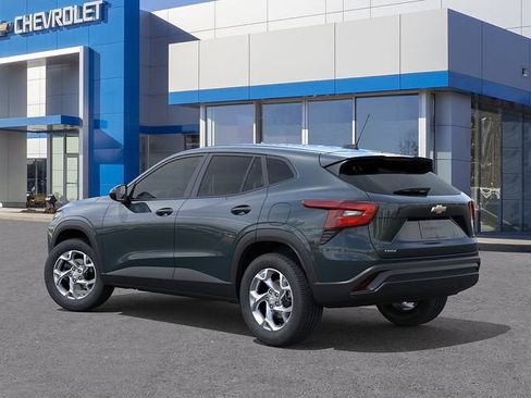 New 2026 Chevrolet Trax LS w/ LS Convenience Package FWD image 3