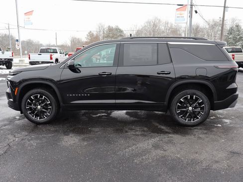 Used 2025 Chevrolet Traverse LT w/ Sun and Wheel Package image 27