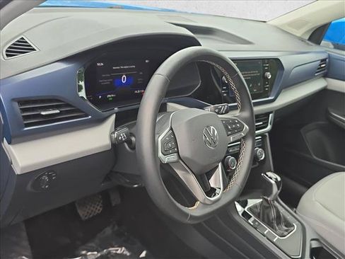 Used 2023 Volkswagen Taos SE w/ Panoramic Sunroof Package FWD image 12