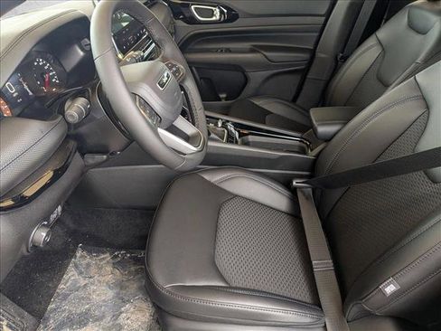 New 2026 Jeep Compass Latitude image 4