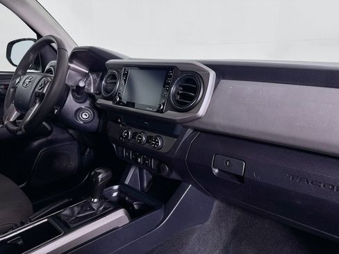 Used 2020 Toyota Tacoma SR5 image 28