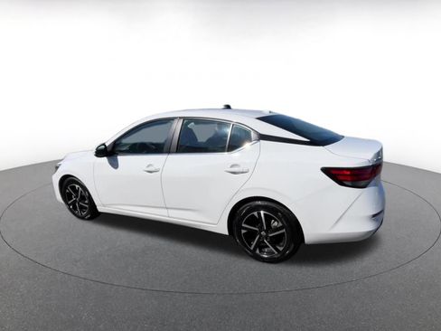 Used 2025 Nissan Sentra SV FWD image 10
