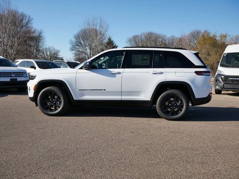 New 2025 Jeep Grand Cherokee Laredo image 44