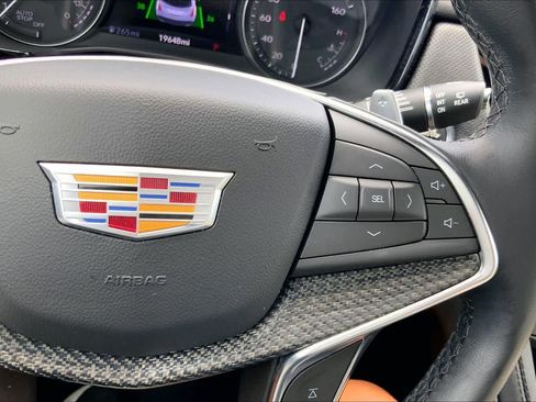 Used 2024 Cadillac XT5 Sportv w/ Technology Package AWD/4WD image 25