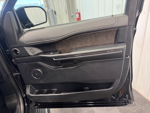 Used 2021 Ford Expedition Limited AWD/4WD image 19