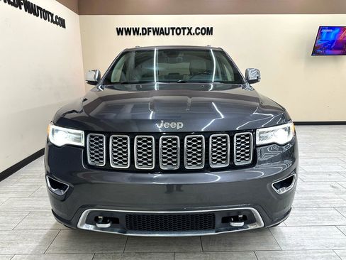 Used 2018 Jeep Grand Cherokee Overland image 3