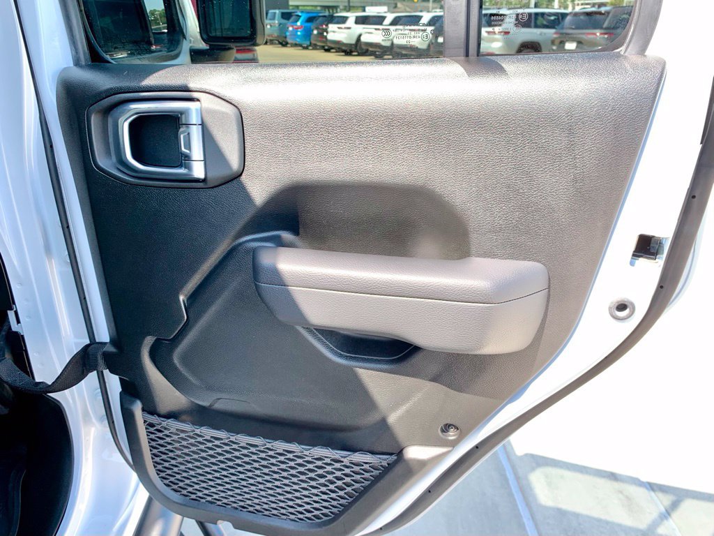 Used 2023 Jeep Wrangler Unlimited Sport AWD/4WD image 23