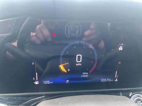 Used 2025 Chevrolet Trax RS w/ Driver Confidence Package image 21