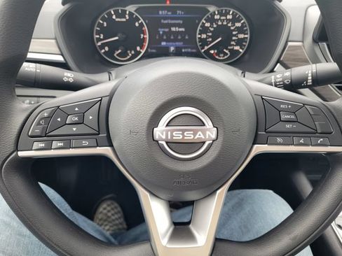 New 2026 Nissan Altima 2.5 SV FWD image 18