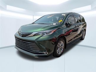 Used 2023 Toyota Sienna Platinum AWD/4WD video 1