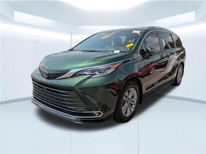 Used 2023 Toyota Sienna Platinum
